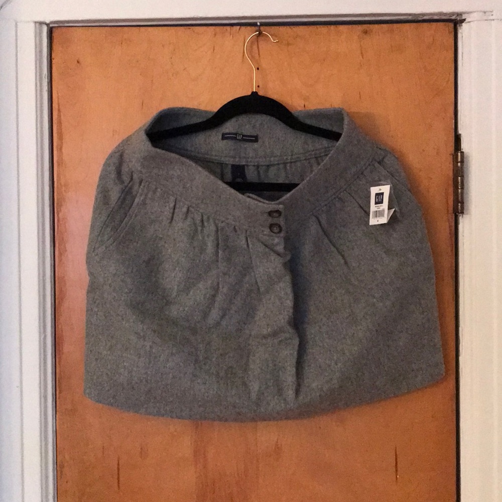 GAP grey  light weight Tweed skirt
